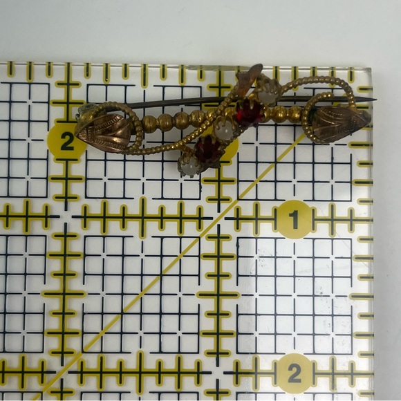 Antique Goldtone Brooch With Glass Beads - Picture 13 of 13